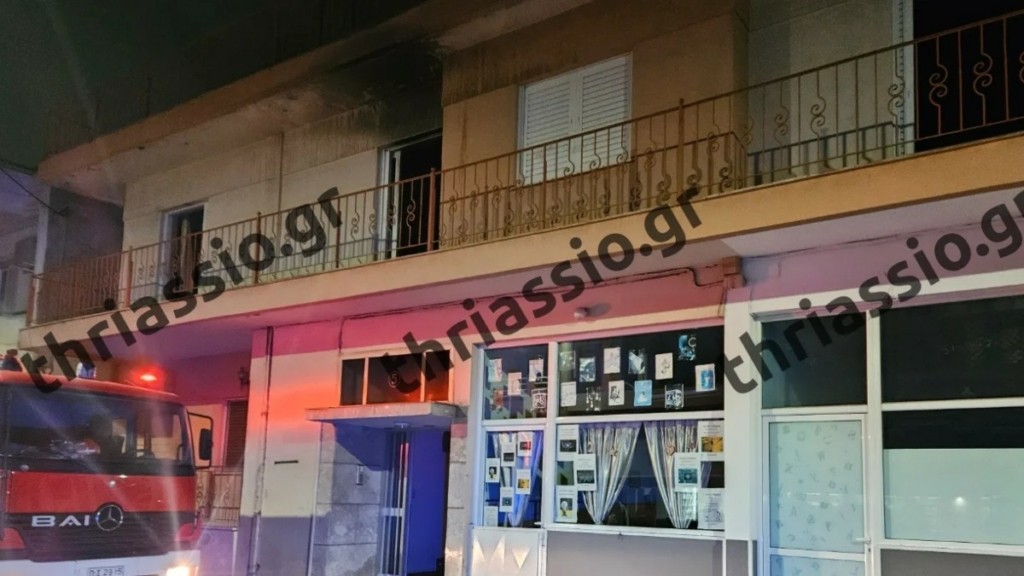 Φωτιά σε σπίτι στη Μάνδρα Αττικής