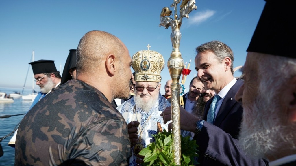 Θεοφάνια: Στη δεξαμενή Αθηνών ο Μητσοτάκης – Πού θα εορτάσουν οι πολιτικοί αρχηγοί τα Φώτα