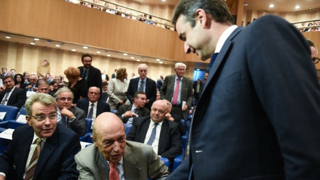Κ. Μητσοτάκης για Σημίτη: “Συνόδευσε την Ελλάδα στα μεγάλα εθνικά της βήματα”