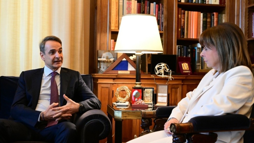 Συνάντηση Μητσοτάκη σε Σακελλαροπούλου: “Δώσατε στον θεσμό τα δικά σας ξεχωριστά χαρακτηριστικά”