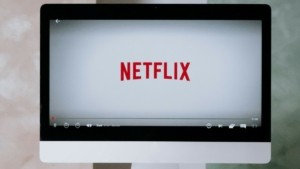 Netflix: Σε διαπραγματεύσεις για εξαγορά της Warner Bros Discovery, σύμφωνα με μέσα ενημέρωσης