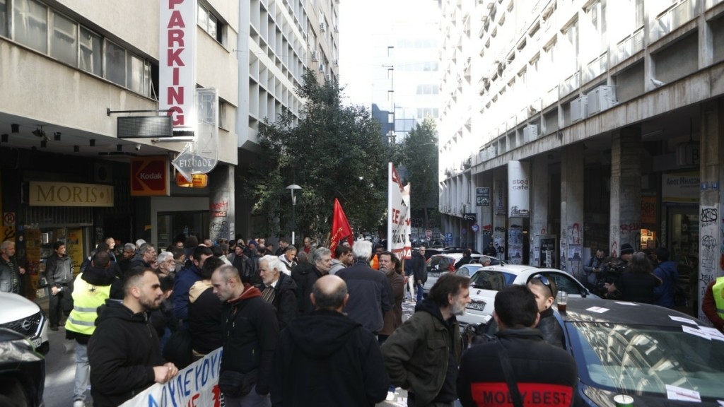 Πορεία οικοδόμων στην Κάνιγγος – Κυκλοφοριάκες ρυθμίσεις στην Αθήνα