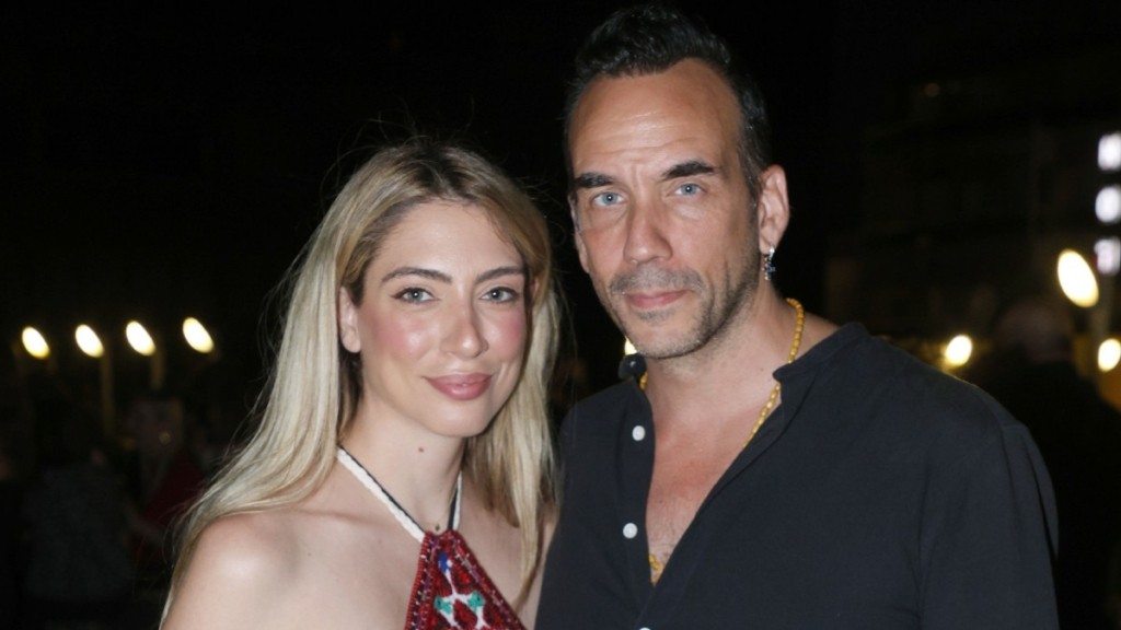 Πάνος Μουζουράκης: Θα γίνει πατέρας για δεύτερη φορά – Ξανά έγκυος η Μαριλού Κόζαρη