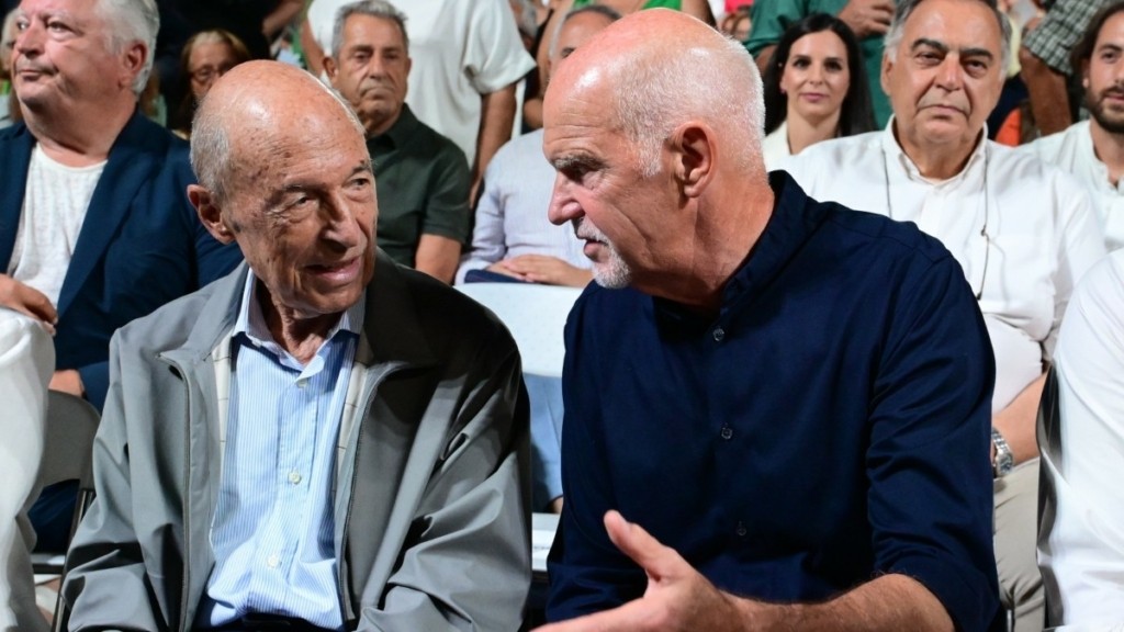Παπανδρέου για Σημίτη: “Πολιτικός με όραμα για μια Ευρώπη δημοκρατική και προοδευτική”