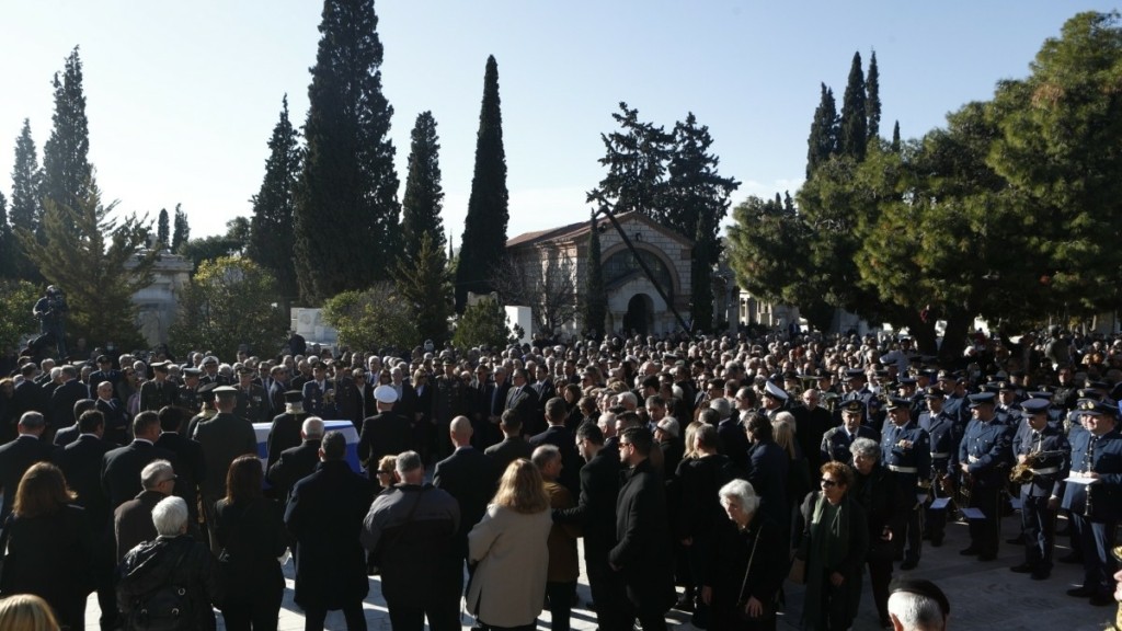 Κώστας Σημίτης: Το τελευταίο αντίο στον πρώην πρωθυπουργό – Μητσοτάκης: “Άφησε πολύ σημαντική παρακαταθήκη”