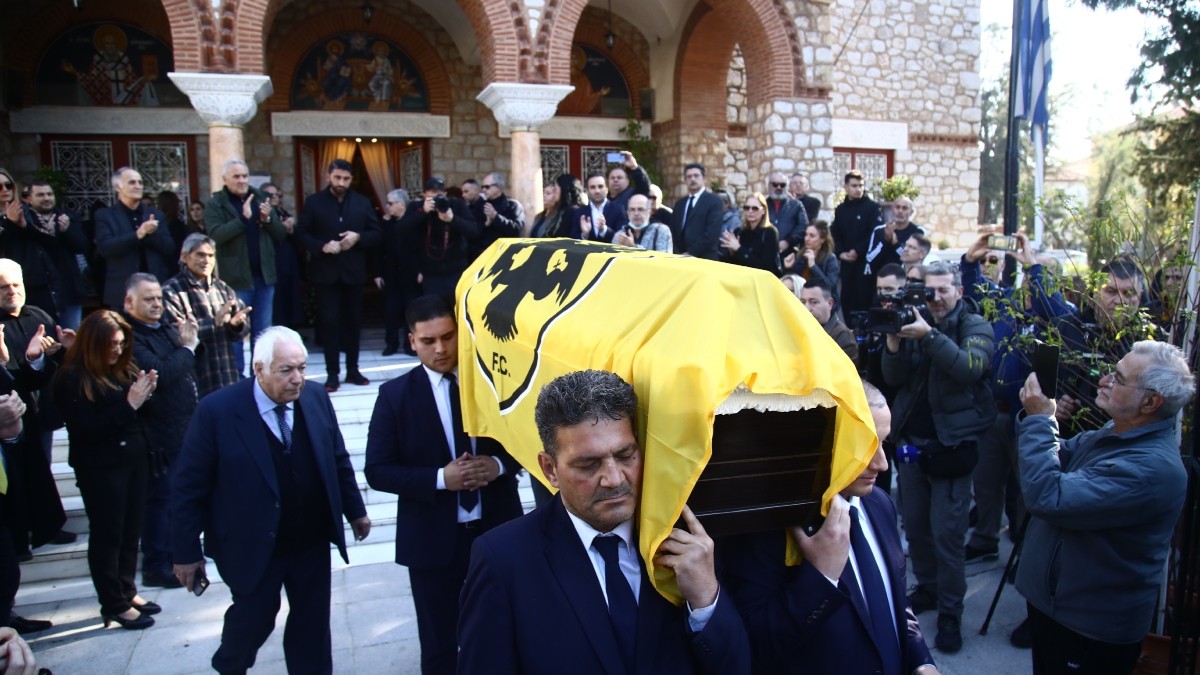 Ανδρέας Σταματιάδης: Σε κλίμα συγκίνησης το “τελευταίο αντίο” στον ποδοσφαιριστή της ΑΕΚ