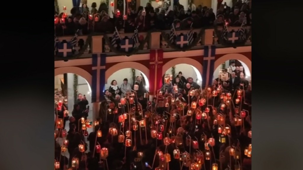 Η μαγική εικόνα από τα φαναράκια της Τήνου (vid)
