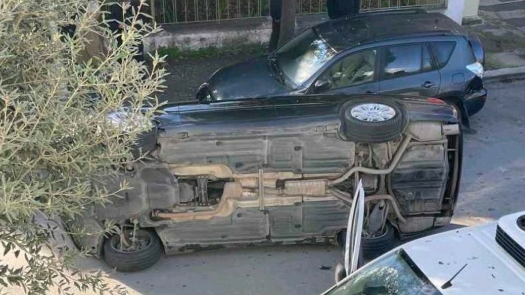 Ρόδος: “Ποδαρικό” με τροχαίο ατύχημα – Oδηγός ΙΧ έχασε τον έλεγχο