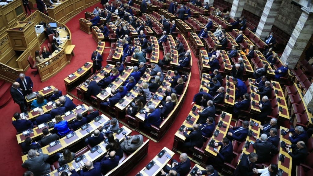 «Πράσινο φως» από την κυβέρνηση στην πρόταση του ΠΑΣΟΚ για σύσταση Προανακριτικής Επιτροπής