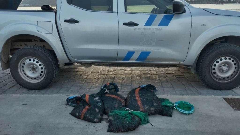 Χαλκίδα: Σκάφος μετέφερε παράνομα αλιευμένα θαλασσινά