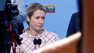 “Πυρά” Κάλλας κατά Πούτιν: “Δεν είναι νόμιμος ηγέτης, δεν έχουν γίνει ελεύθερες εκλογές στη Ρωσία εδώ και 25 χρόνια”