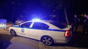 Θεσσαλονίκη: Απείλησε την πρώην σύζυγο του με πολυβόλο όπλο – Βρέθηκε τσεκούρι, σουγιάς και πιστόλι στο σπίτι του