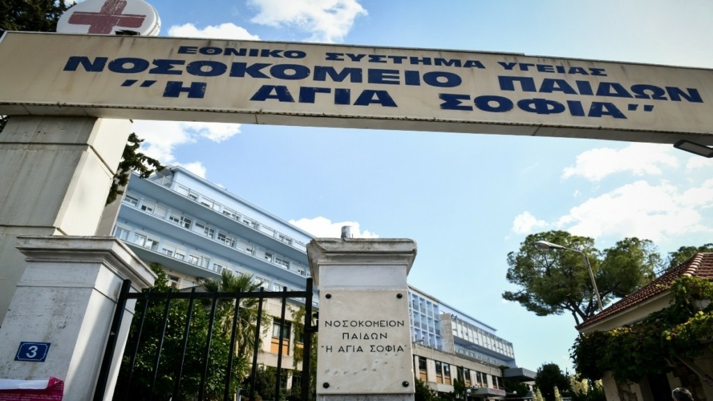Σε τραγική κατάσταση έφτασε η 4χρονη στο “Αγία Σοφία”: “Αφυδατωμένη, με σοβαρά εγκαύματα 5–7 ημερών”