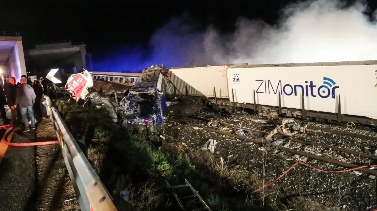 Δυστύχημα στα Τέμπη: Χωρίς απάντηση για τις εκρήξεις το τελικό πόρισμα – Στη Λωζάνη για το ζήτημα της πυρόσφαιρας