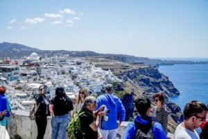 Τουρισμός: Αυξήθηκαν κατά 12,7% τα έσοδα  στο πεντάμηνο Ιανουαρίου – Μαΐου 2025