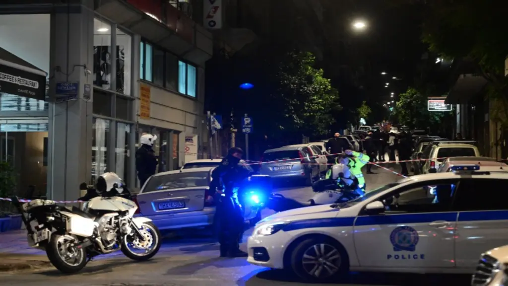 Ληστεία σε σουβλατζίδικο στο Αιγάλεω – Χτύπησαν τον ιδιοκτήτη με το κοντάκι του όπλου