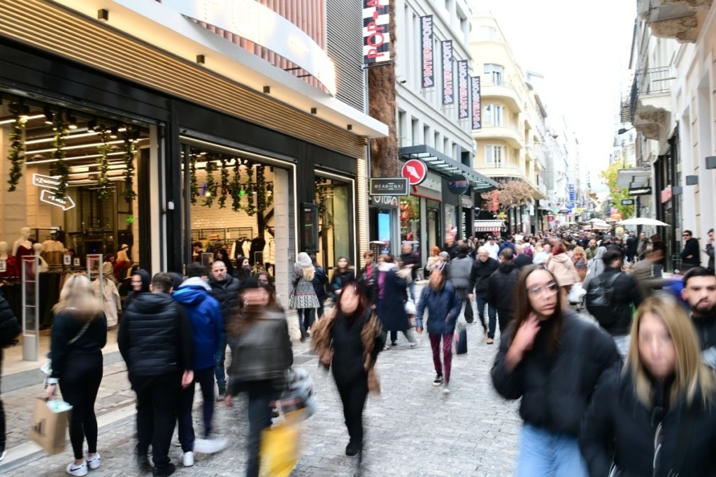 Η ακρίβεια “γονατίζει” τα νοικοκυριά – 4 στα 10 πληρώνουν με δυσκολία ενοίκιο και λογαριασμούς