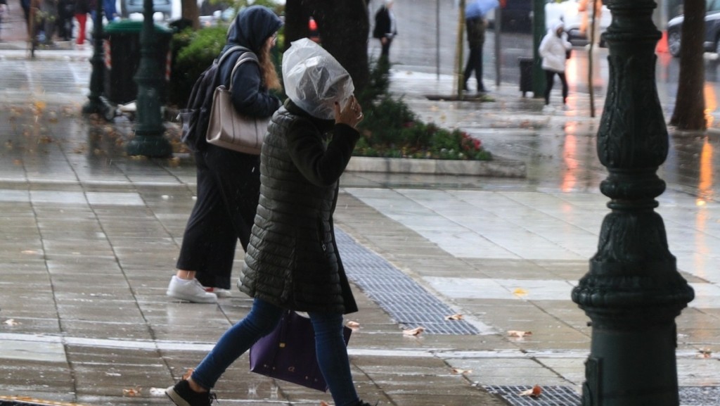 Καιρός σήμερα: Επιμένει η αστάθεια – Τοπικές βροχές, καταιγίδες και ισχυροί άνεμοι