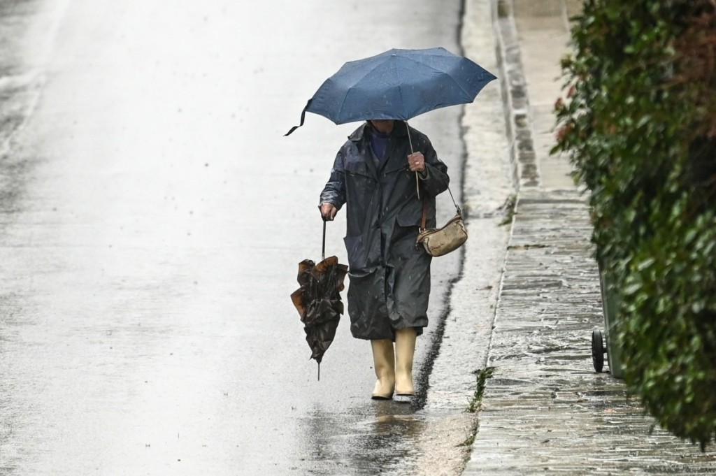 Καιρός σήμερα: Καταιγίδες σε Ιόνιο, Πελοπόννησο, Αιγαίο και Κρήτη