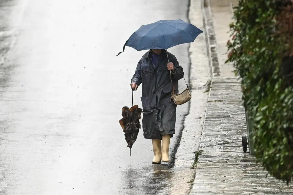 Έκτακτο δελτίο της ΕΜΥ για επικίνδυνα φαινόμενα: Ισχυρές βροχές και καταιγίδες από αύριο, ποιες περιοχές θα επηρεαστούν