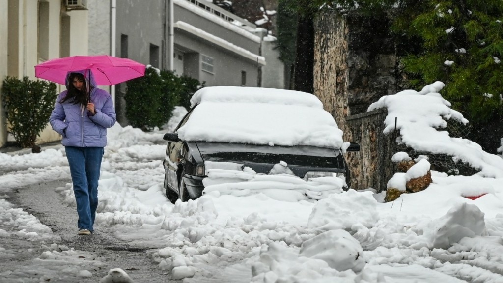 Πολικό κρύο, χιονόνερο και χιόνια από σήμερα – Πώς θα κινηθεί η κακοκαιρία Coral
