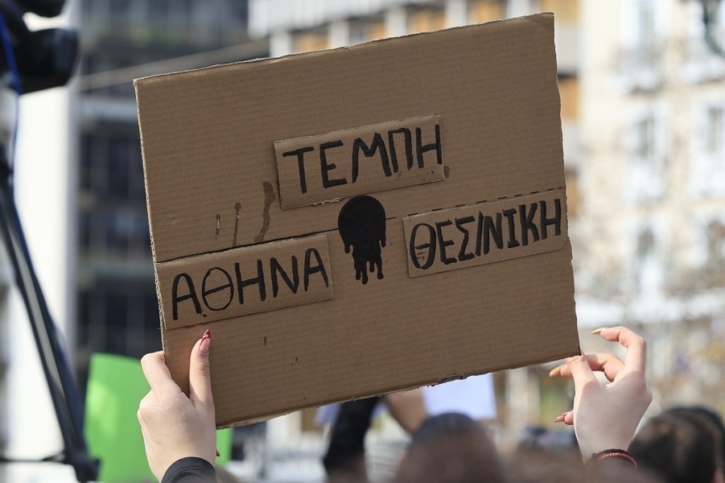 Κωνσταντινίδης κατά Αδειλίνη για Τέμπη: “Καταντάτε τον θεσμό που υπηρετείτε καταγέλαστο”