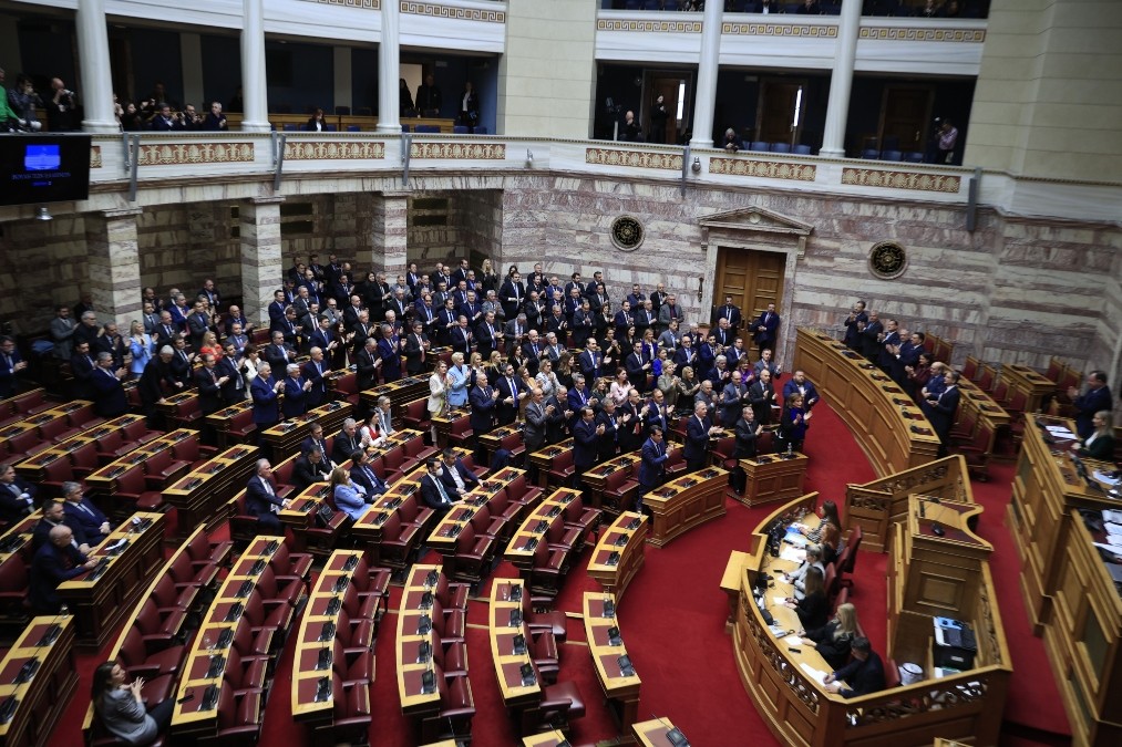 Βουλή: “Πηγαδάκια”, χαμόγελα και αποχωρήσεις στην τέταρτη ψηφοφορία για τον ΠτΔ (Φωτογραφίες)