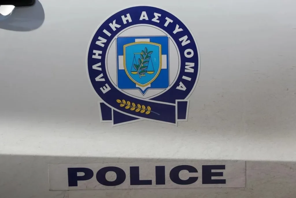 Θεσσαλονίκη: Συνελήφθη άνδρας που έριξε κροτίδα και αντικείμενα κατά τη διάρκεια ποδοσφαιρικού αγώνα