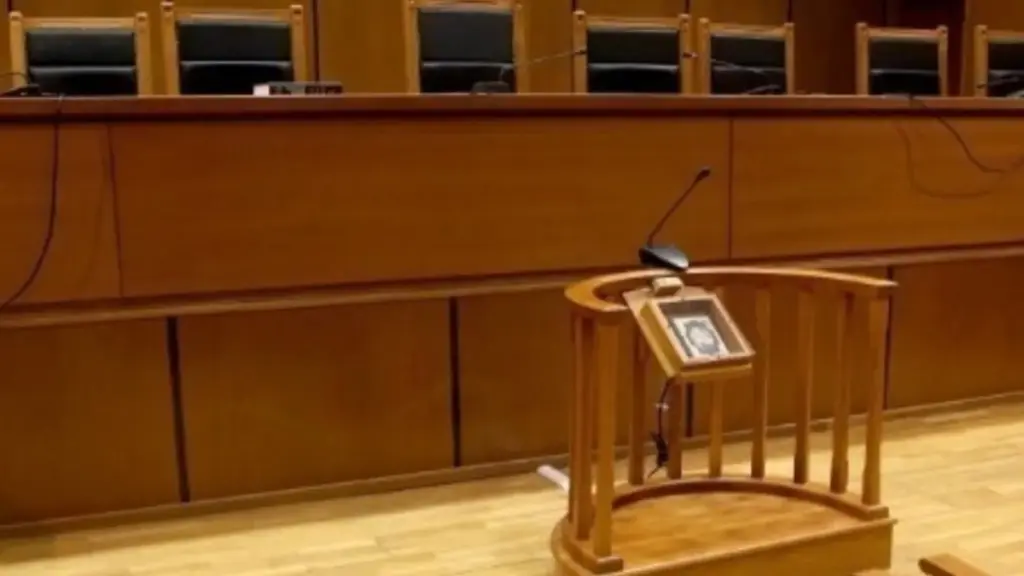 Απίστευτο περιστατικό στο Πρωτοδικείο: Δικηγόρος οπλοφορούσε κατά τη διάρκεια δίκης