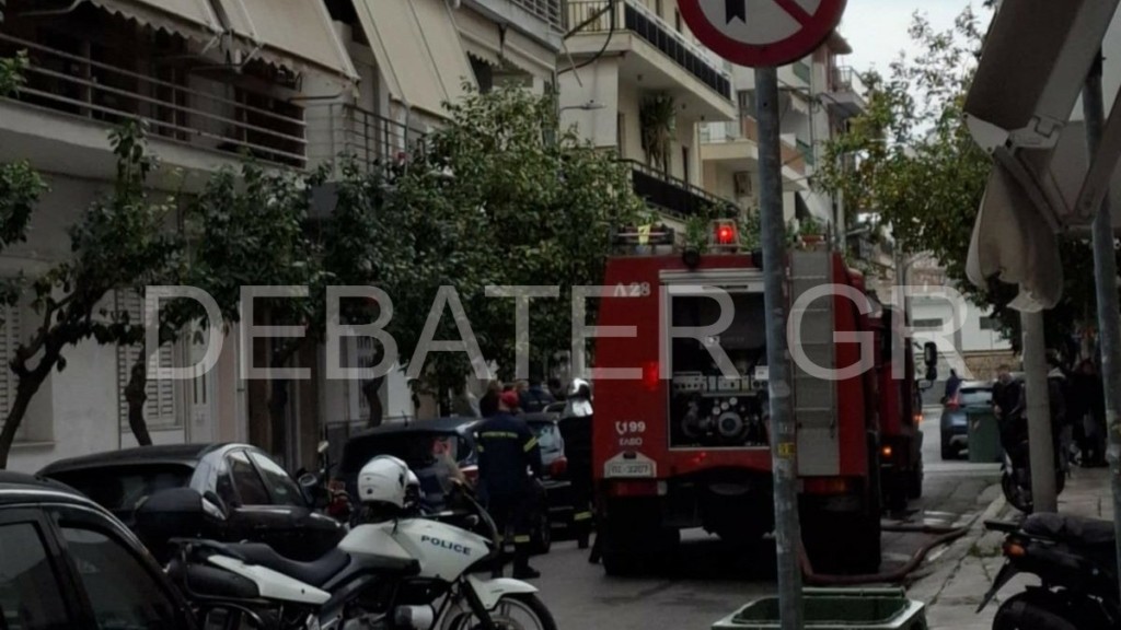 Φωτιά σε διαμέρισμα στον Πειραιά – Δύο ελαφρά τραυματίες (ΦΩΤΟ)