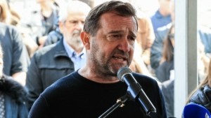 Πλακιάς: Οργισμένη ανάρτηση για τη διαρροή φωτογραφιών των σορών από την τραγωδία στα Τέμπη – «Πόσο επώδυνο;»