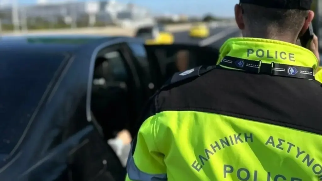 ΕΛΑΣ: Πάνω από 760 παραβάσεις την 28η εβδομάδα της εκστρατείας «Μηδενική ανοχή στη μη χρήση κράνους»