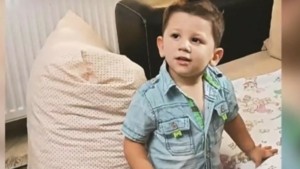 Ηράκλειο: Ξεκινάει η δίκη για τον θάνατο του 3χρονου Άγγελου από ξυλοδαρμό – Στο εδώλιο η μητέρα του κι ο πατριός της