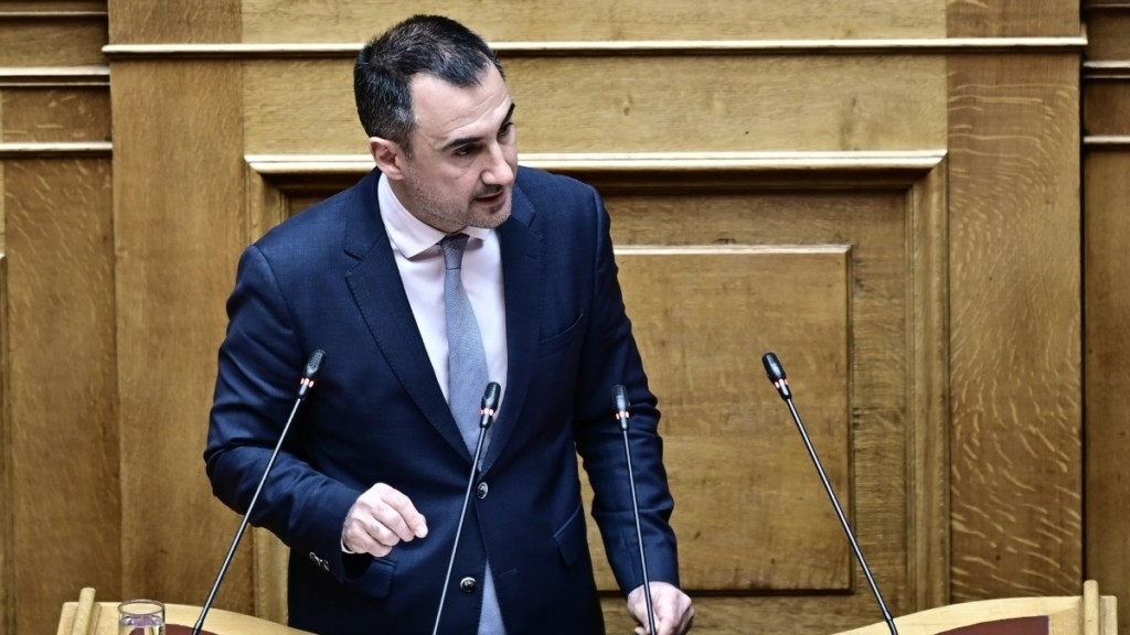 Χαρίτσης – Βουλή: “Καθεστωτική αλαζονεία από την κυβέρνηση Μητσοτάκη”