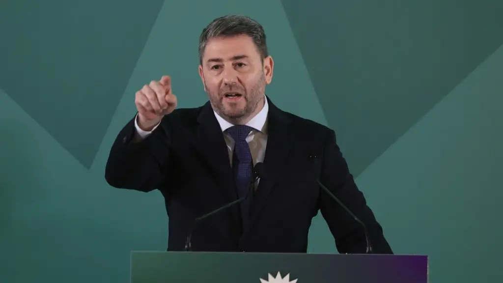 Ανδρουλάκης: “Ιδιώτες πληρώνουν ιδιώτες για να δουλεύουν για τη Νέα Δημοκρατία”