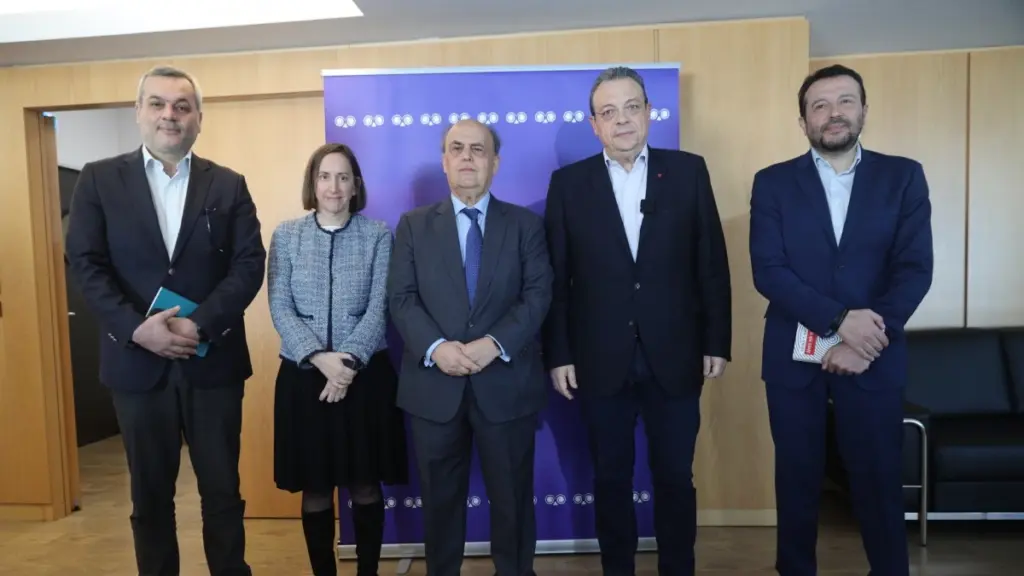 Φάμελλος: “Τα καρτέλ αφαιρούν δισεκατομμύρια από την επιχειρηματικότητα και την κοινωνία”