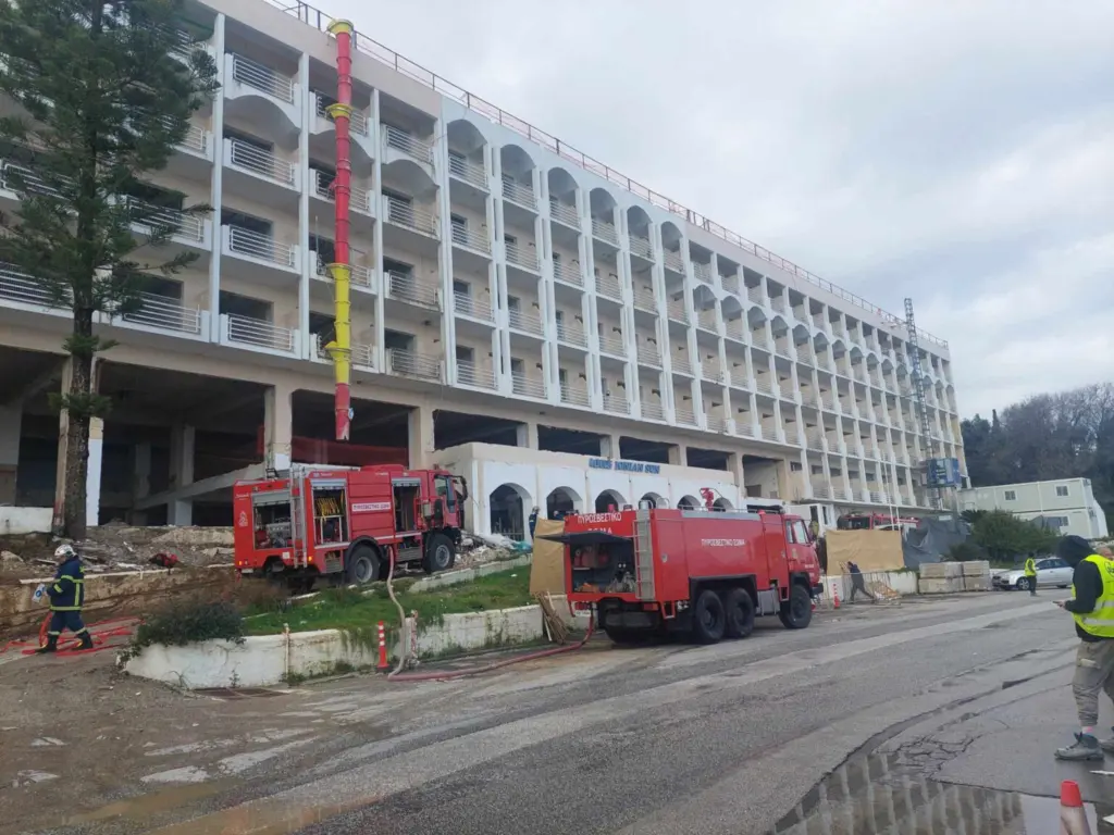 Φωτιά σε ξενοδοχείο στην Κέρκυρα – Δείτε βίντεο