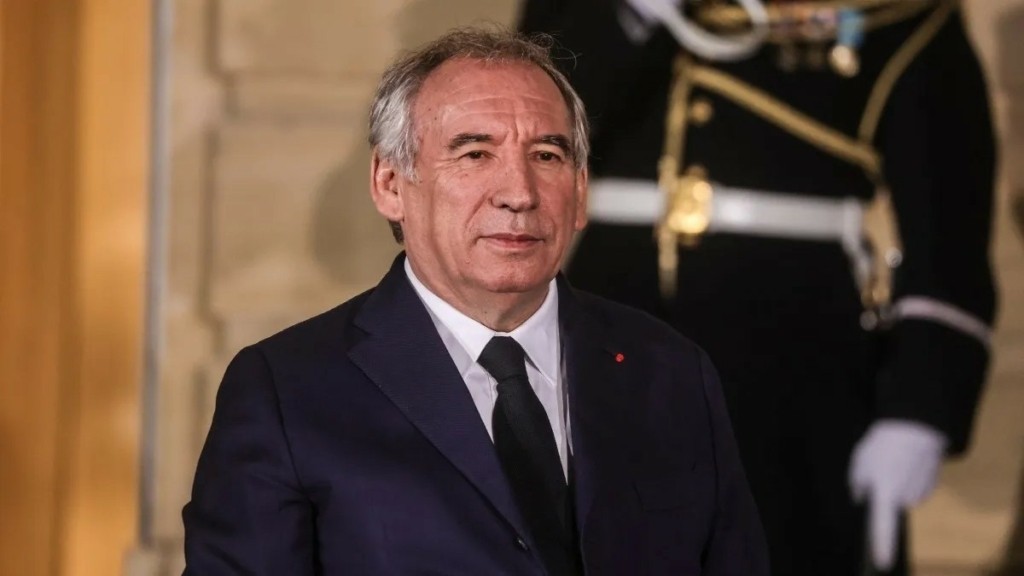 Φρανσουά Μπαϊρού: Αντιμέτωπος με νέα πρόταση μομφής – Σκάνδαλο σεξουαλικής κακοποίησης σε καθολικό σχολείο