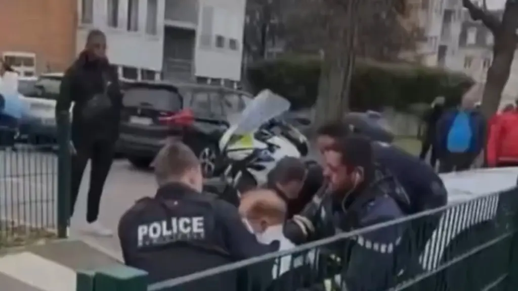 Συναγερμός στην Γαλλία: Επίθεση με μαχαίρι στο Μιλούζ – Για τρομοκρατικό χτύπημα κάνει λόγο ο Μακρόν (ΒΙΝΤΕΟ)