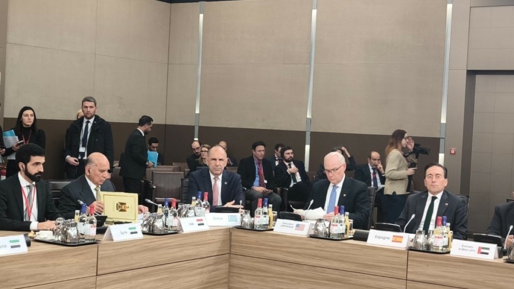 Γεραπετρίτης: “Οι κυρώσεις στη Συρία πρέπει να αρθούν σταδιακά”