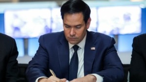 Ρούμπιο: Απειλεί την Ρωσία με κυρώσεις σε περίπτωση μη-συμφωνίας για την Ουκρανία