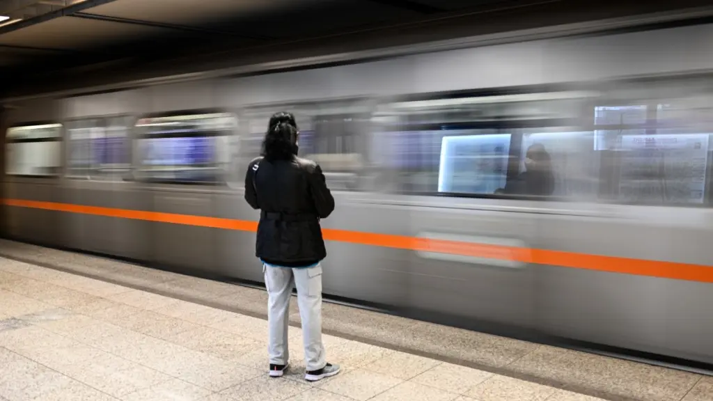Μεγάλο Σάββατο: Τα τελευταία δρομολόγια λεωφορείων, τρόλεϊ, μετρό και τραμ