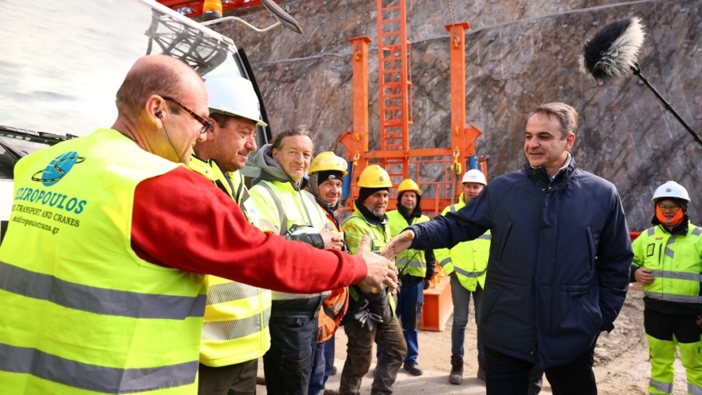 Μητσοτάκης: “Η έμφαση που δίνει η κυβέρνηση στα μέσα μαζικής μεταφοράς είναι αδιαπραγμάτευτη”
