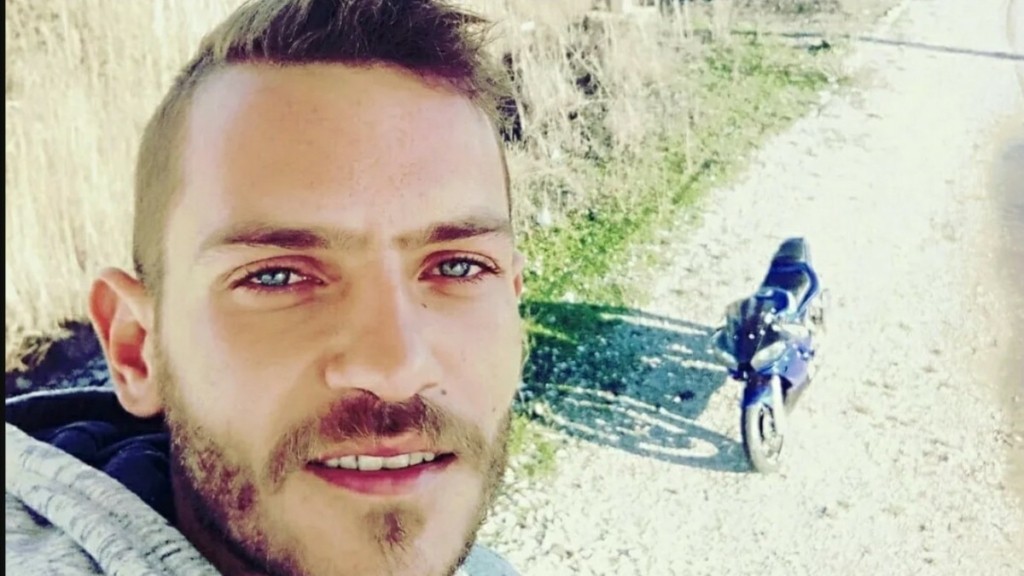 Δολοφονία Μπάμπη Κούτσικου:”Υπάρχουν άτομα που γνωρίζουν και δεν μιλάνε” – Η μαρτυρία της αδελφής του
