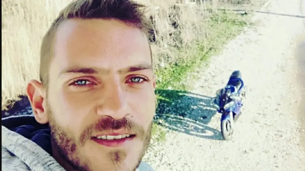 Δολοφονία Μπάμπη Κούτσικου:”Υπάρχουν άτομα που γνωρίζουν και δεν μιλάνε” – Η μαρτυρία της αδελφής του