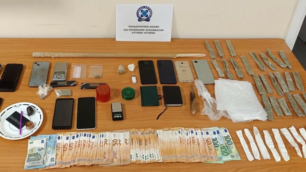Εξαρθρώθηκαν τρεις εγκληματικές οργανώσεις που διακινούσαν ναρκωτικά