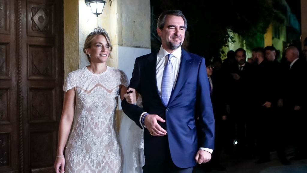 Νικόλαος Ντε Γκρες – Χρυσή Βαρδινογιάννη: Όλα όσα έγιναν στον γάμο τους στην Πλάκα – Ποιοι έδωσαν το παρών