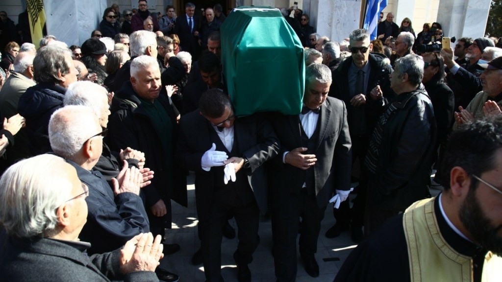 Τάκης Οικονομόπουλος: Με την σημαία και τον ύμνο του Παναθηναϊκού το ύστατο χαίρε (Εικόνες)