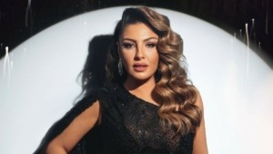 Το καινούργιο video clip της Έλενας Παπαρίζου είναι ο ορισμός του καλοκαιριού (Βίντεο)