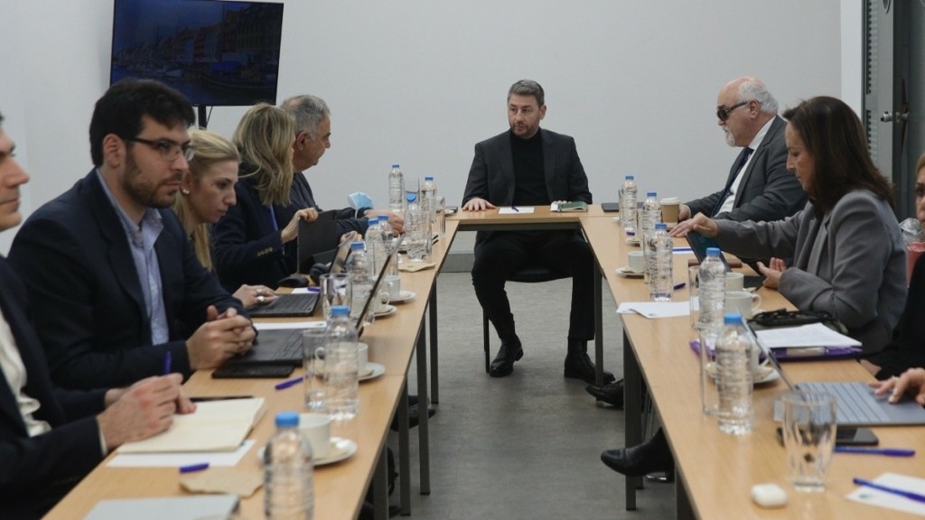 Πολιτικό Κέντρο ΠΑΣΟΚ: Στόχος η νίκη απέναντι στη Νέα Δημοκρατία στις επόμενες εκλογές